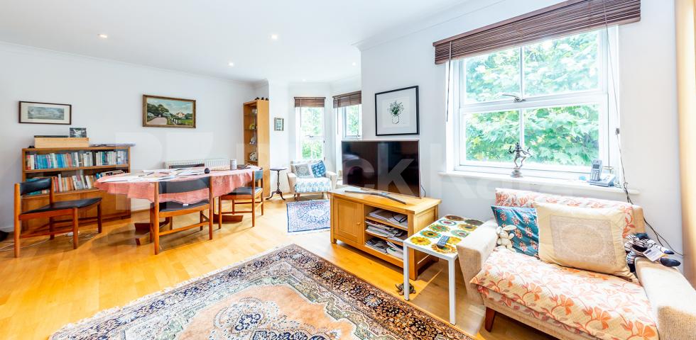 modern 2 bed 2 bath in camden within a private development mins to tube & shops Northpoint Square, Camden